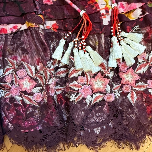 NWT Rococo Sand Mini Skirt Maroon Floral Embroidered Lace Small - Picture 4 of 6